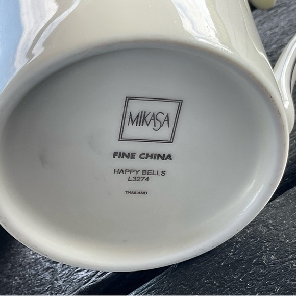 Vintage Mikasa “Happy Bells” Silver & Black Christmas Two Cups Fine China L3274 - Picture 4 of 7